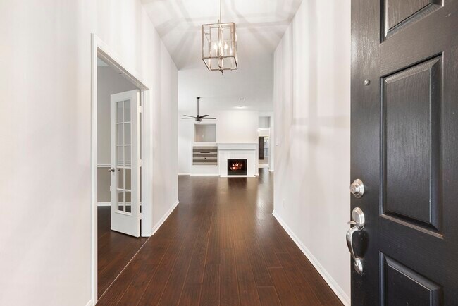 Building Photo - 35 Auburn Path Dr