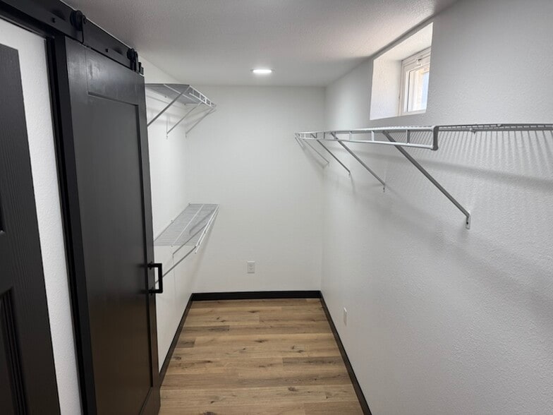 Building Photo - 1725 Elmwood Ln