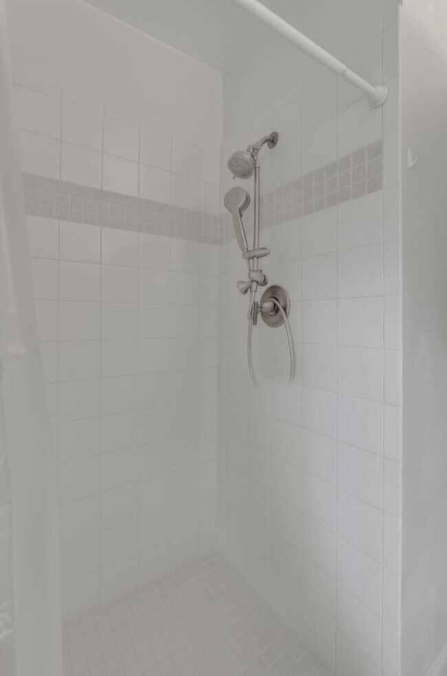 Building Photo - 100 Timberline Dr