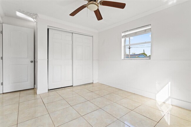 Building Photo - 4184 SW 49th Ct