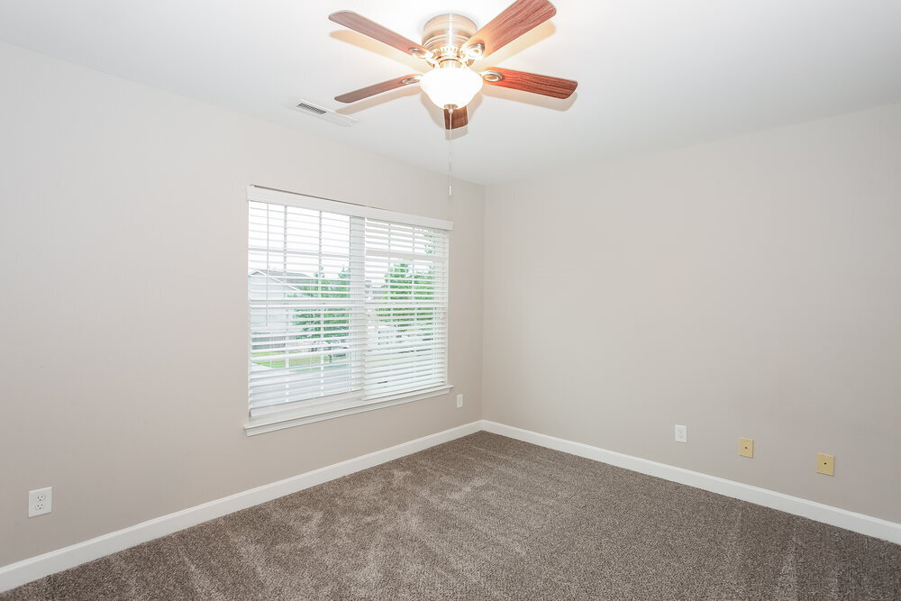 Building Photo - 4198 Broadstairs Dr SW