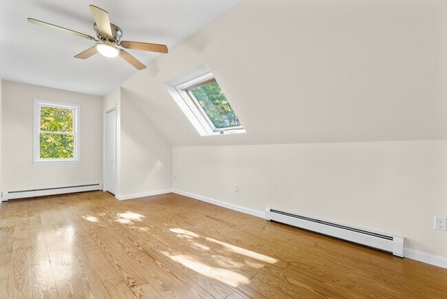 Building Photo - 181 Pilgrim Rd