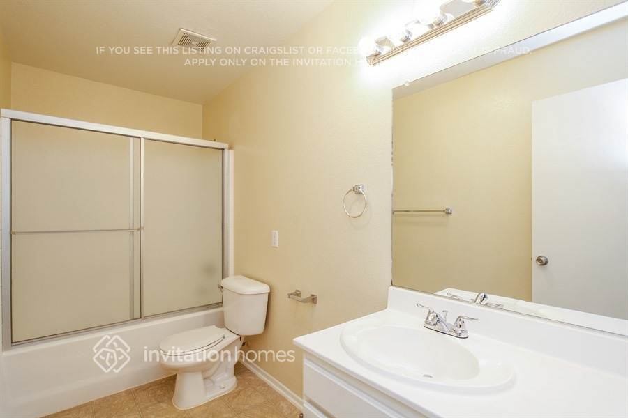 Building Photo - 6202 W Avenue J5