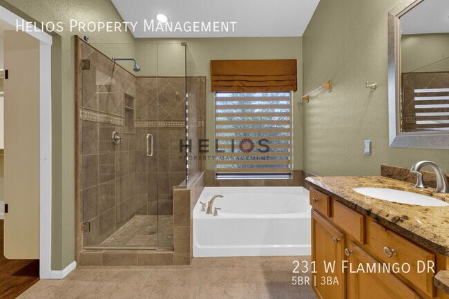 Building Photo - 231 W Flamingo Dr