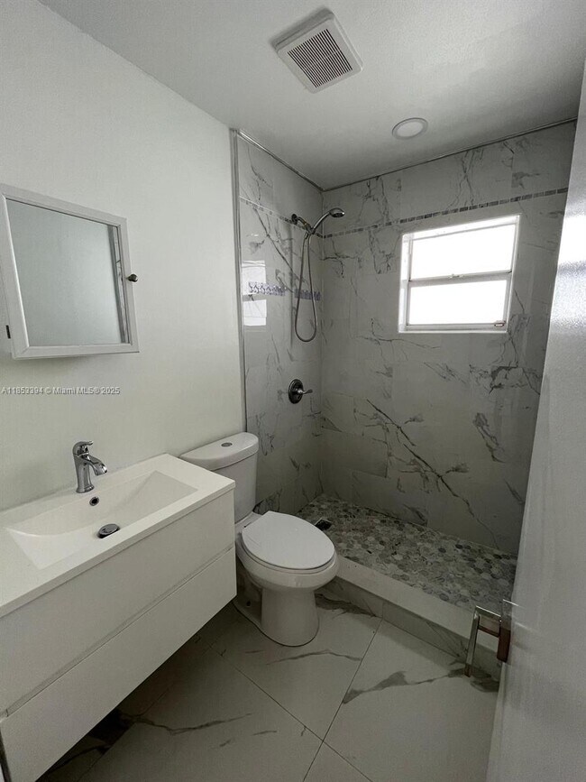 Building Photo - 2682 W 74th Terrace