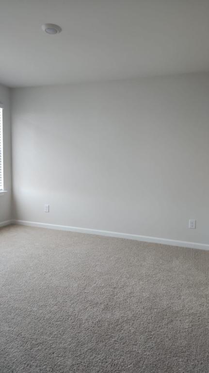 Building Photo - 1667 Hallview Ct