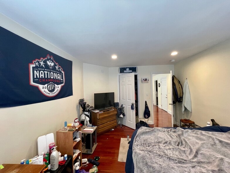 Building Photo - 145 L St