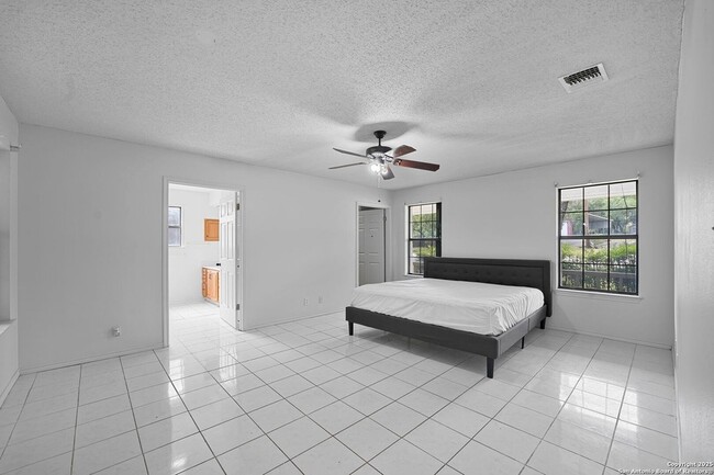 Building Photo - 3161 Tanglewood Trail