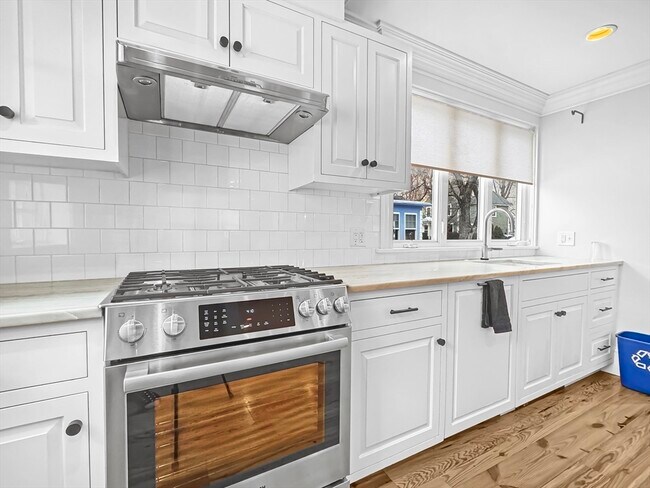 Building Photo - 7 Sanborn Terrace