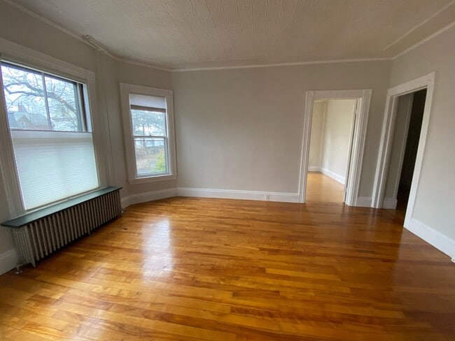 Building Photo - 15 Summit St