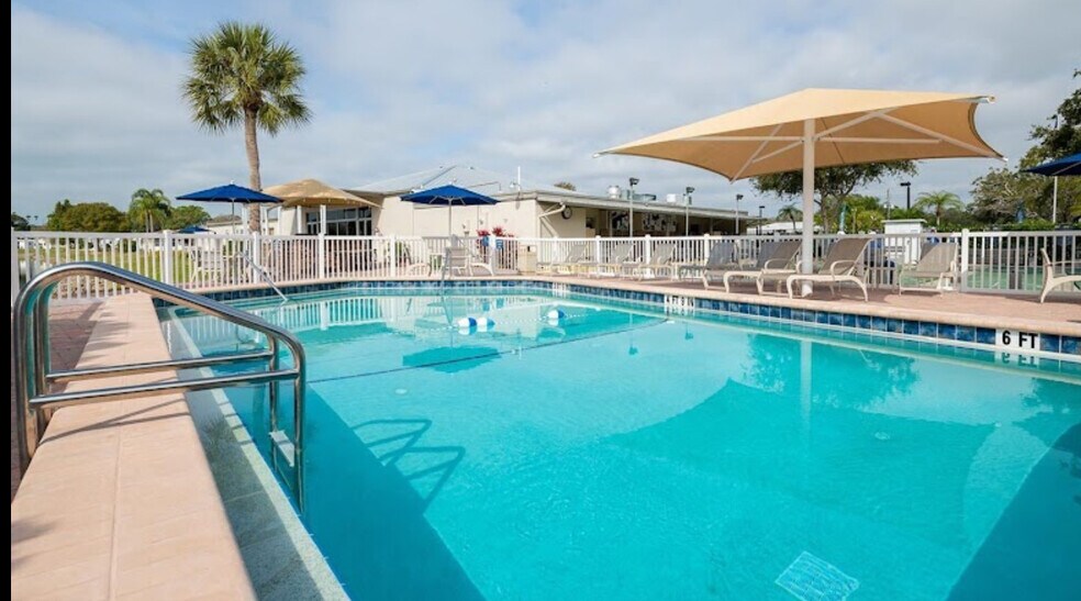 Building Photo - 3017 Saralake Blvd