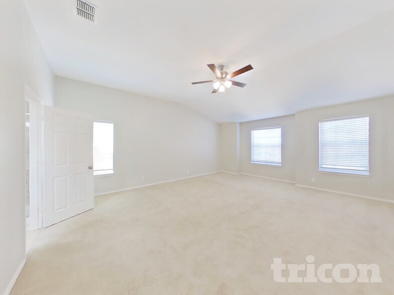 Building Photo - 141 Carnousty Dr