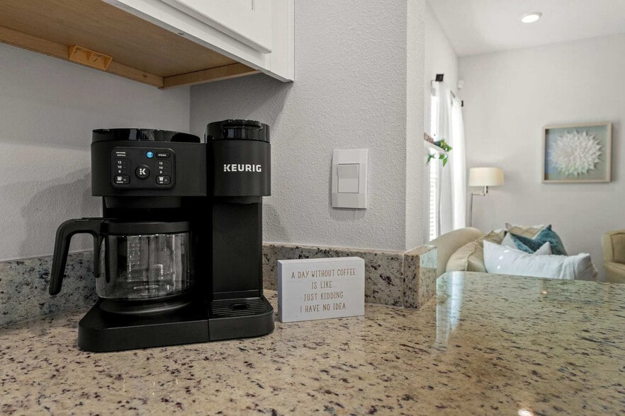 Building Photo - 12 Sandy Cv Wy