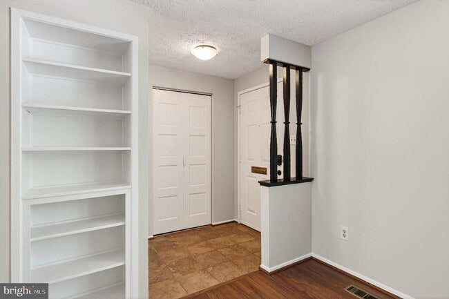 Building Photo - 337 Gundry Dr