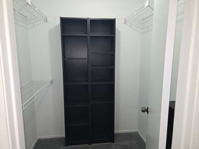 Building Photo - Updated 2-bedroom, 2.5-bath townhome