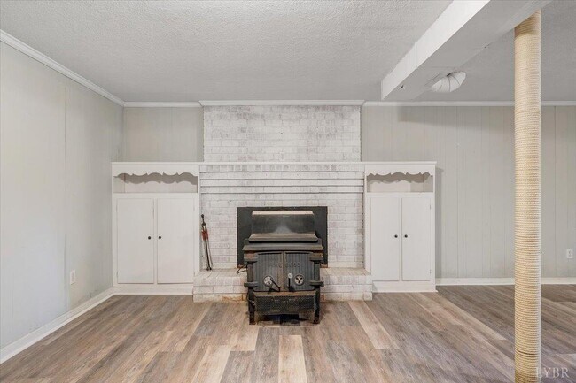 Building Photo - 405 Oakland Cir