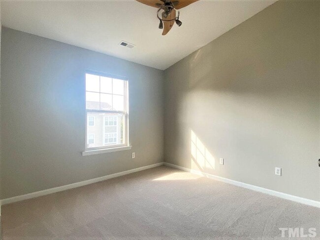 Building Photo - 3 Bedroom Townhome for Rent Apex