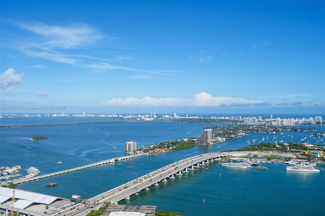 Building Photo - 900 Biscayne Blvd