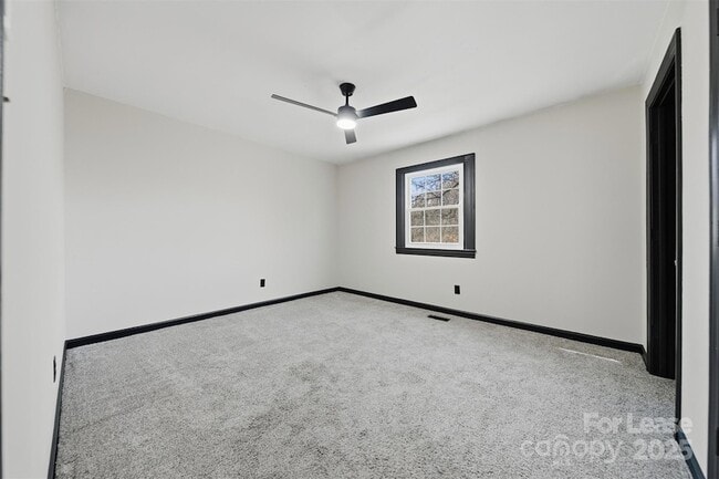 Building Photo - 2705 N Center St