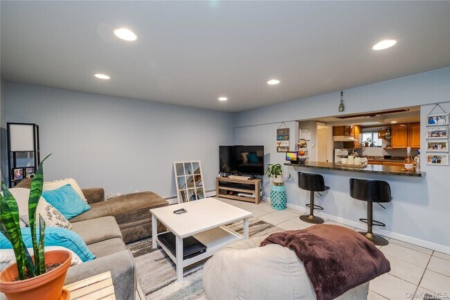 Building Photo - 147 Mitchell Ave