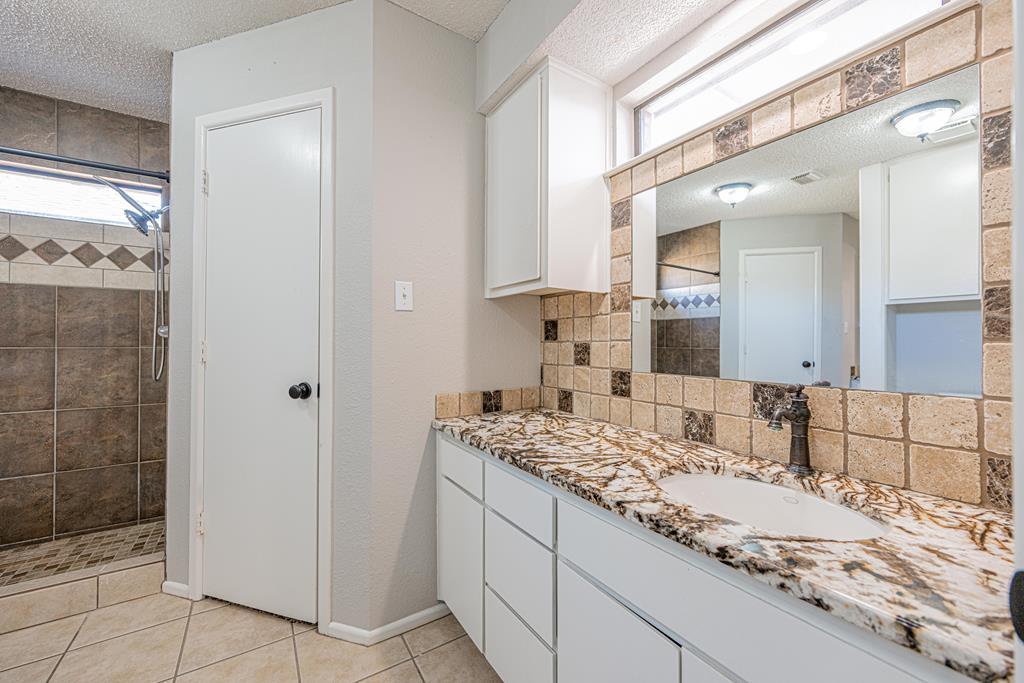 Building Photo - 105 Quail Run