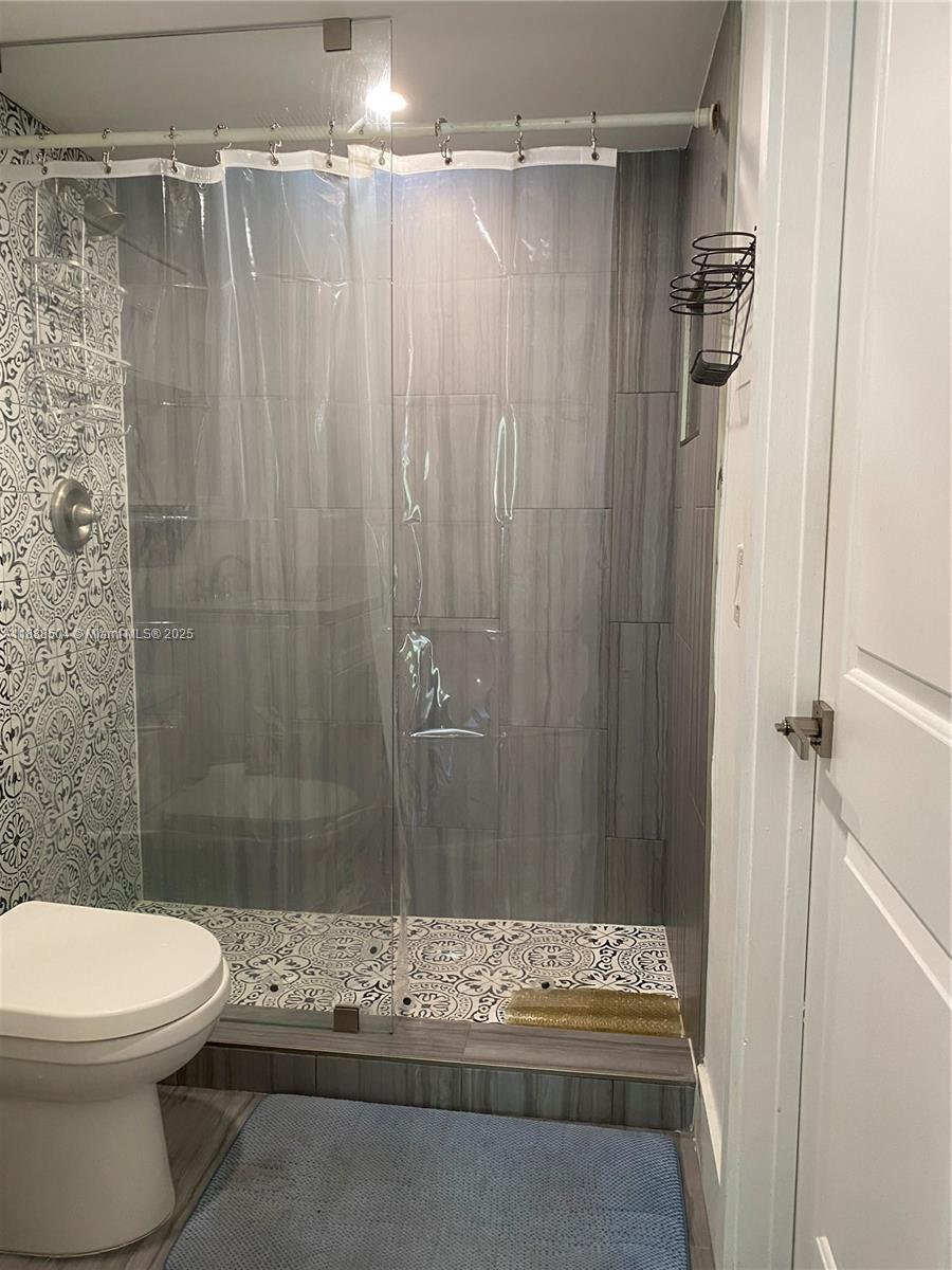 Building Photo - 126 SW 17th Rd