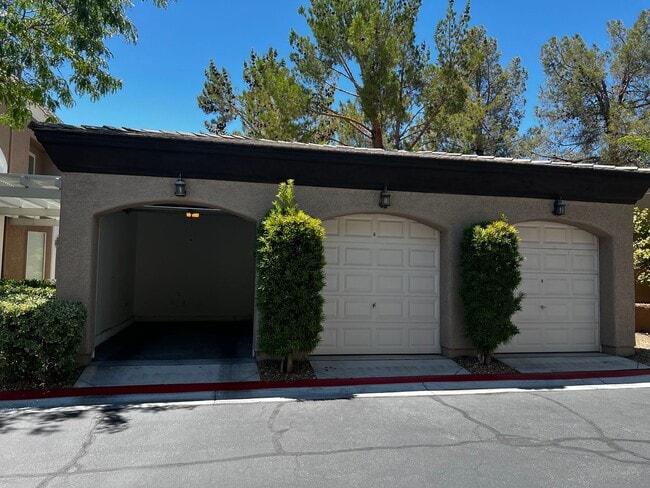 Building Photo - 801 Dana Hills Ct