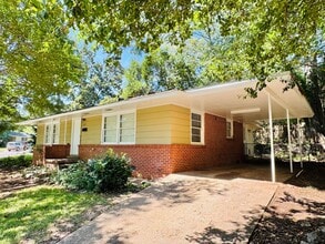 Building Photo - Move-in Ready ! Bright 3 Bedroom