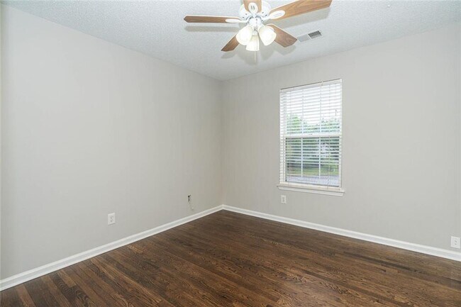 Building Photo - 3272 Peach Ct