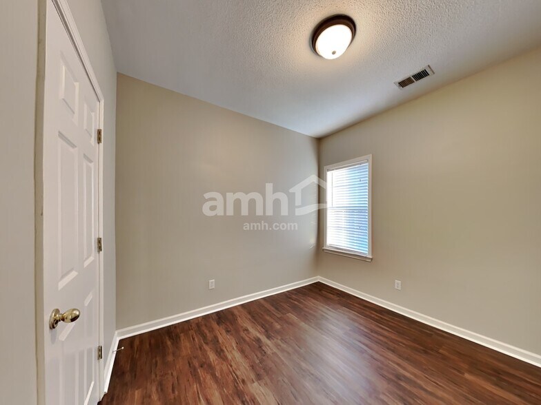 Building Photo - 9141 Chastain Pl