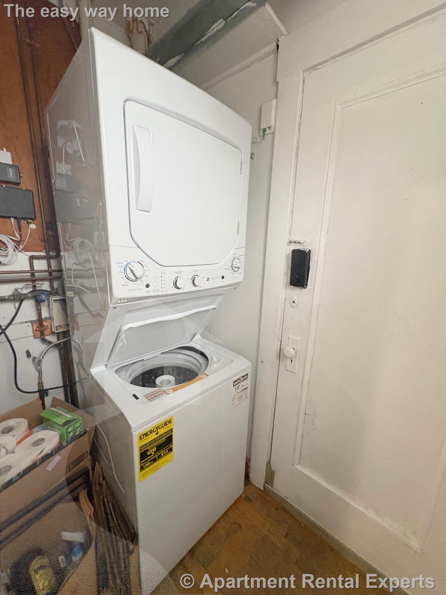 Building Photo - 489 E Broadway