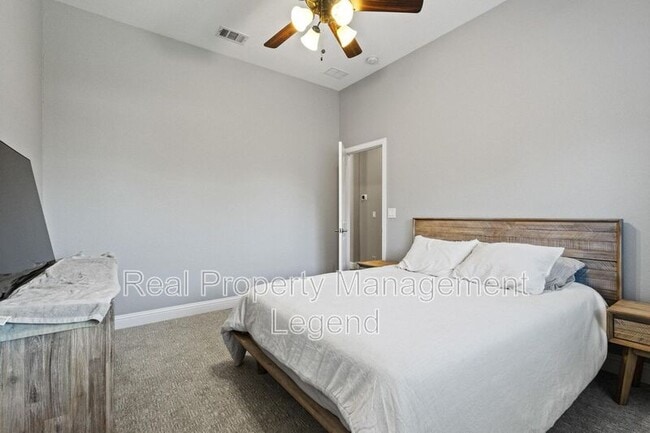 Building Photo - 1451 Cedar Hollow Dr