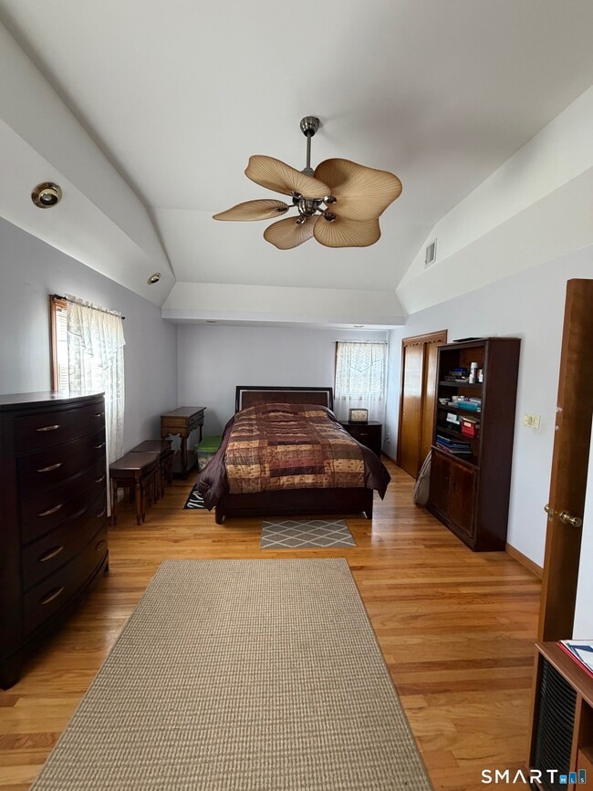 Building Photo - 23 Magnolia St