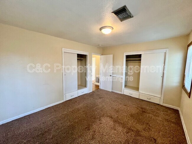 Building Photo - 1720 Cherry Ave