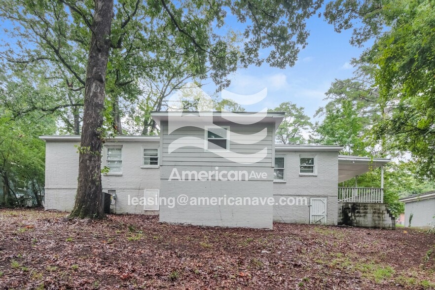 Building Photo - 3941 Mosley Dr