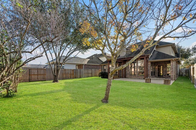 Building Photo - 28210 Chalet Park Dr