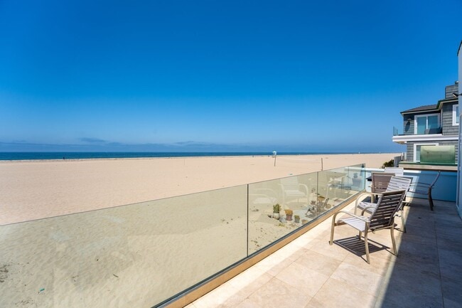 Building Photo - 3525 Ocean Dr