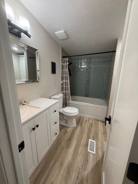 Building Photo - 14101 Specs Ln