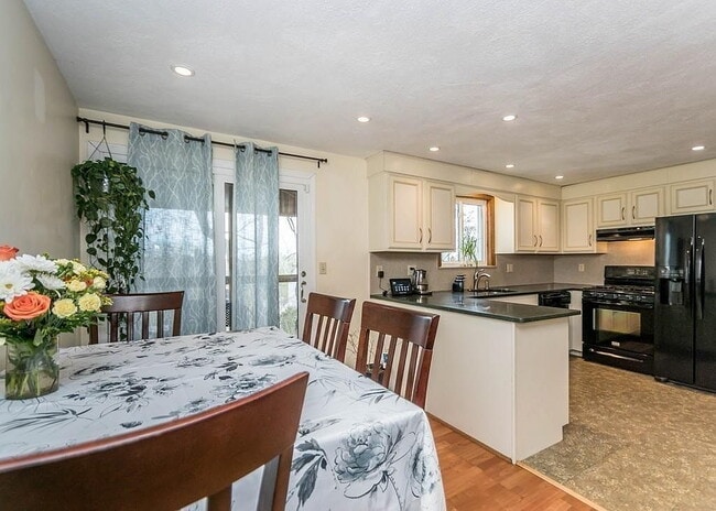 Building Photo - 23 Copley Ave