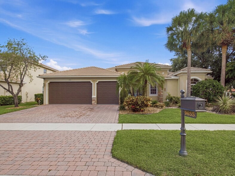 Building Photo - 9655 Campi Dr
