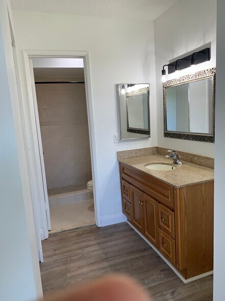 Bedroom#2's Vanity - 281 W Park Dr