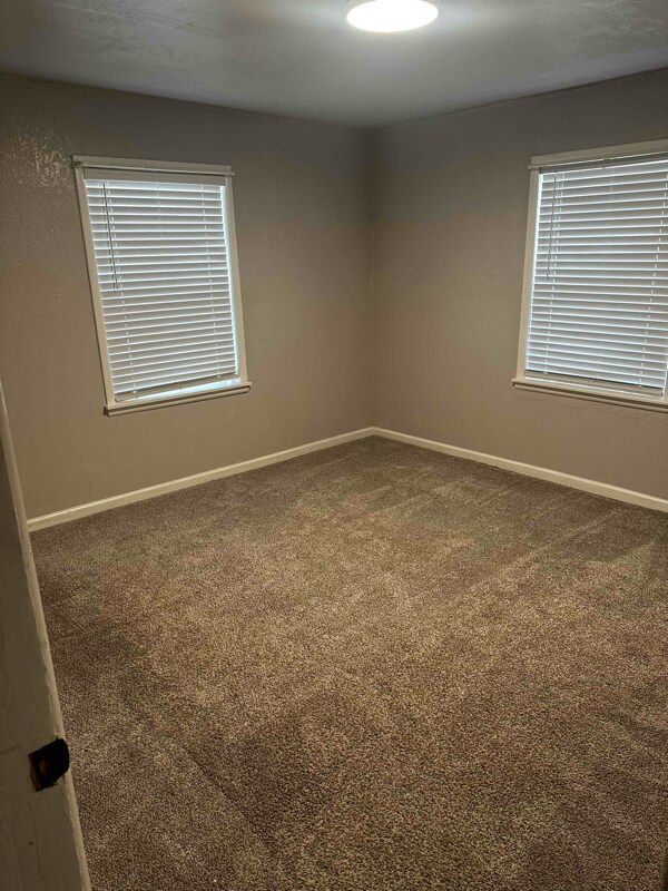 Building Photo - 1912 S Jordan Ave