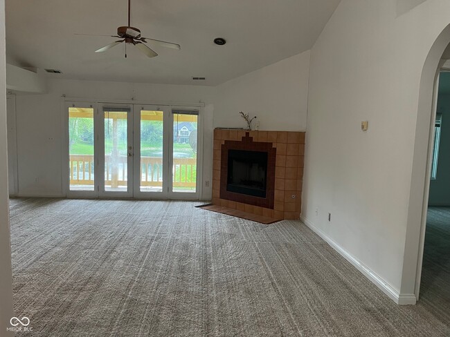 Building Photo - 2724 Granada Cir N