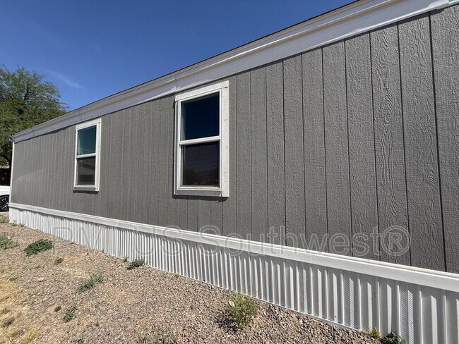 Building Photo - 1866 El Dorado Dr