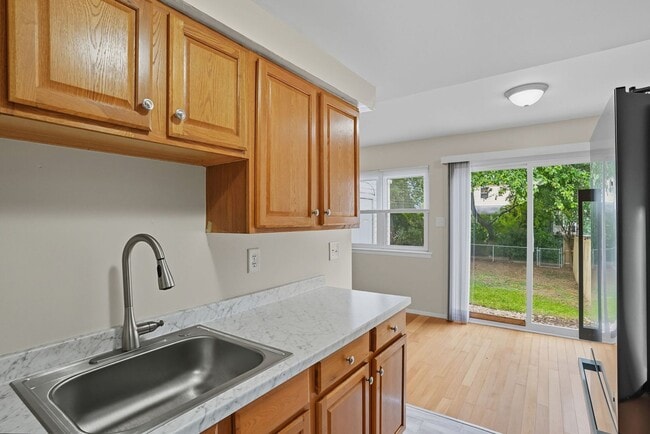 Building Photo - Recently Updated 3 Bedroom 1 Bath in Newar...