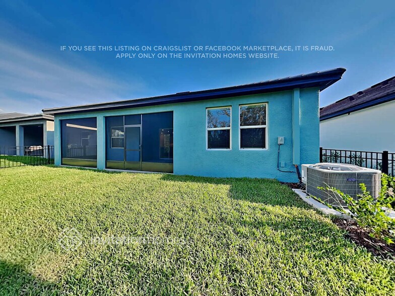 Building Photo - 14318 17th Ct E