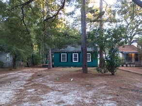 Building Photo - 912 W Mercer Ave