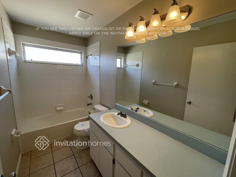 Building Photo - 1305 Key W Ct