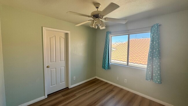Building Photo - Summerlin 4 bedroom 3 car garage