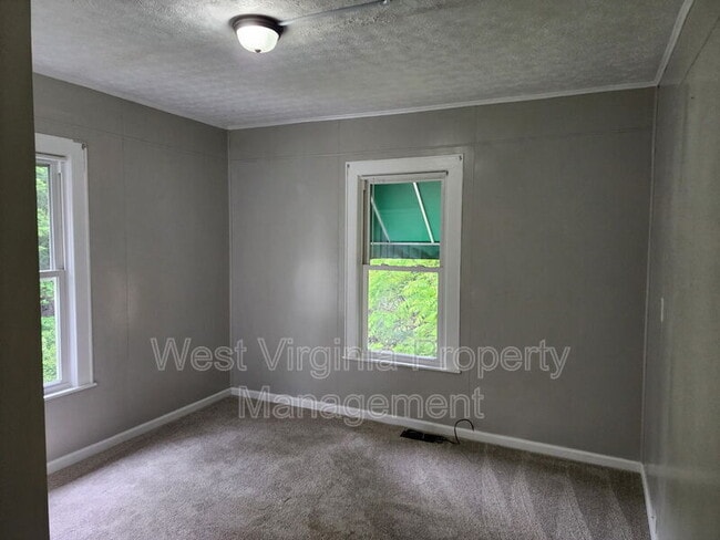 Building Photo - 208 Croft St